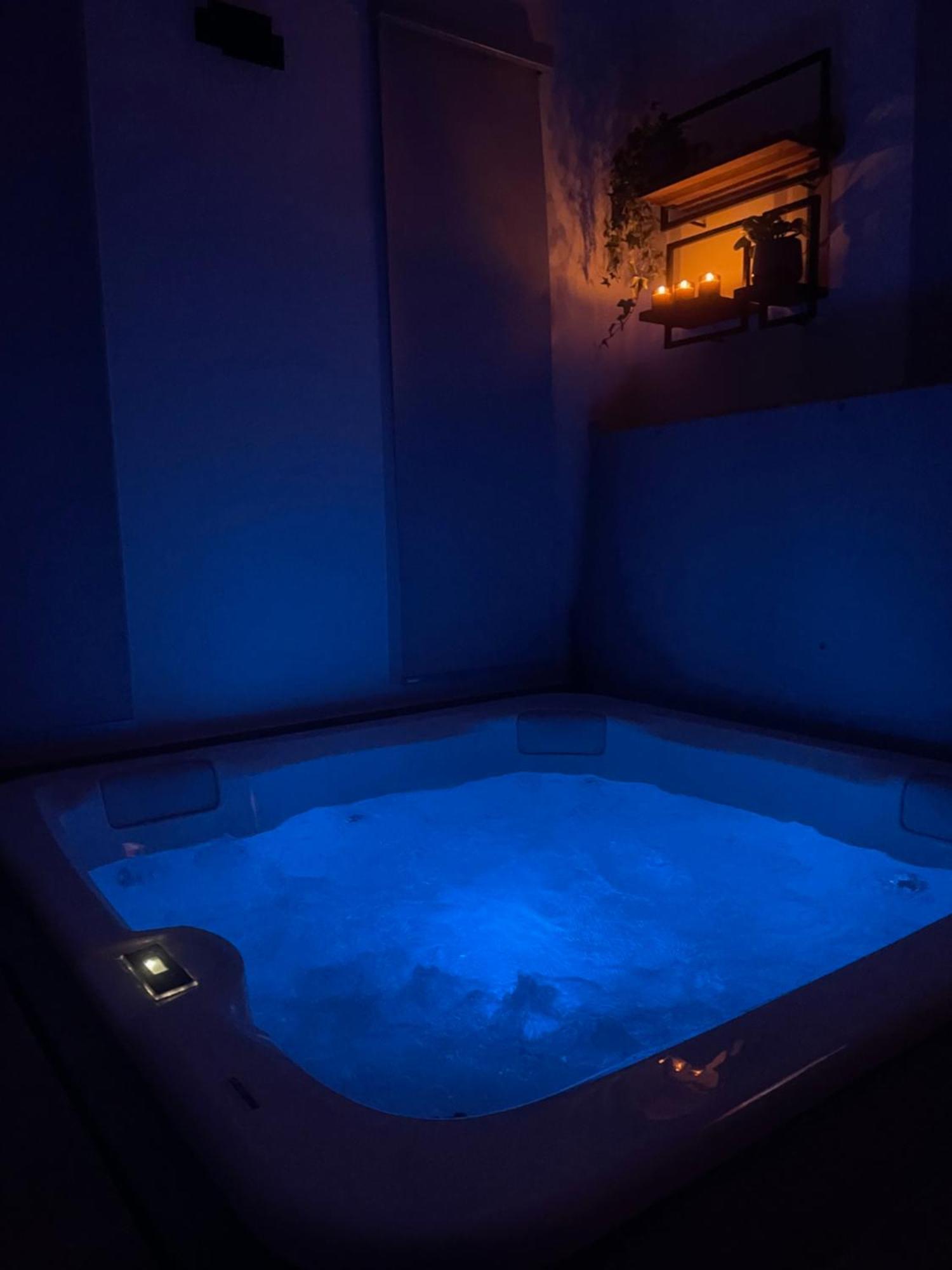 Logement Avec Jacuzzi Joucas Ngoại thất bức ảnh